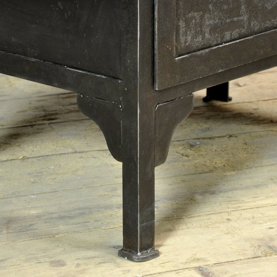 Image 1 of Armadietto medico in ferro lucidato, anni '30