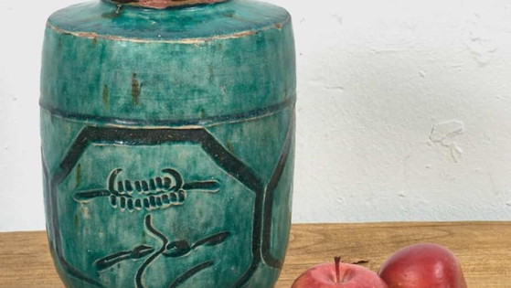 Turkooisgroene antieke decoratieve vaas (ca. 1820) #1 – Vazen, Ceramic (photo 3 of 9)