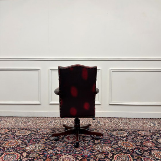 Sedia da ufficio Chesterfield classica inglese rosso Oxblood – Sedie da ufficio, Leather, Wood (photo 4 of 7)