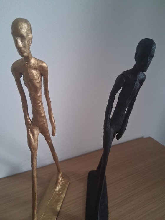 Ensemble de 2 nouvelles sculptures d'après Giacometti en fer noir et or – Iron (photo 12 of 17)