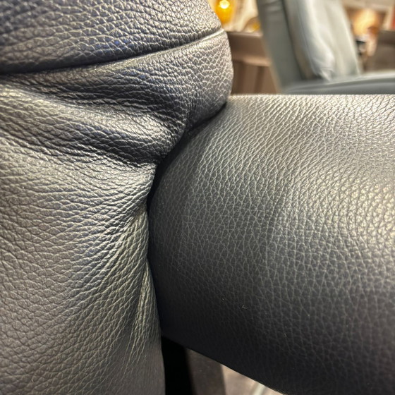 Image 1 of Poltrona reclinabile Stressless View con pouf