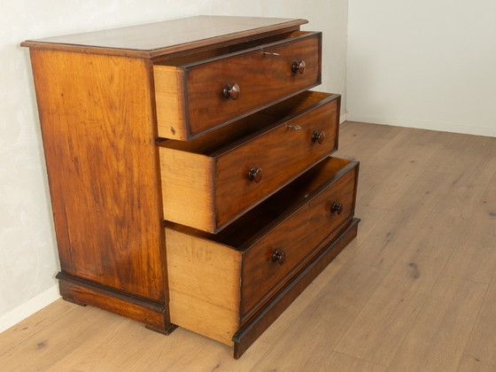 Victoriaanse linnenkast met lades, circa 1840 – Ladekasten, Wood (photo 6 of 8)