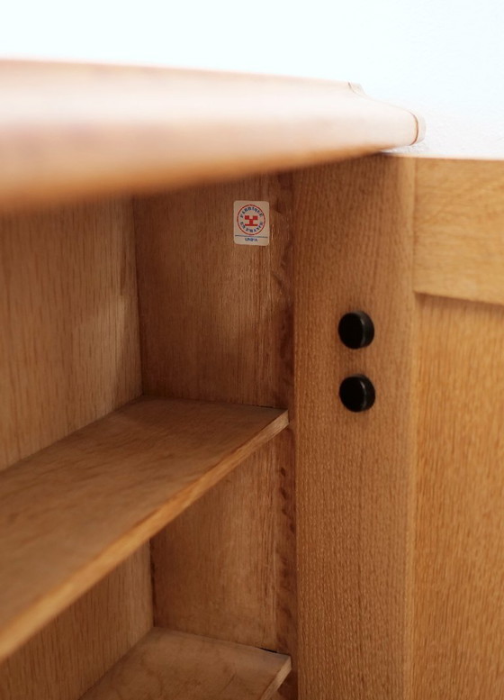 Image 1 of Dressoir van Guillerme en Chambron in licht eikenhout, brutalistische stijl