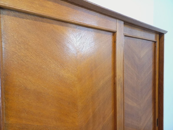 Image 1 of Vintage eikenhouten kledingkast uit de jaren 60