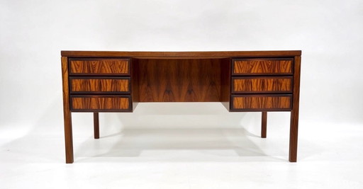 Bureau Gunni Omann modèle 77 en palissandre, années 1960.