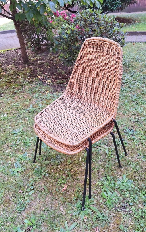 Paar Legler Rattan- und Metall-Ess-/Stapelstühle, Schweiz 1960er Jahre