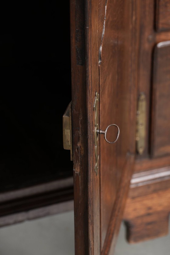 Image 1 of Beautiful, large, and functional 18th-century antique English oak sideboard/English low dresser with its original fittings.