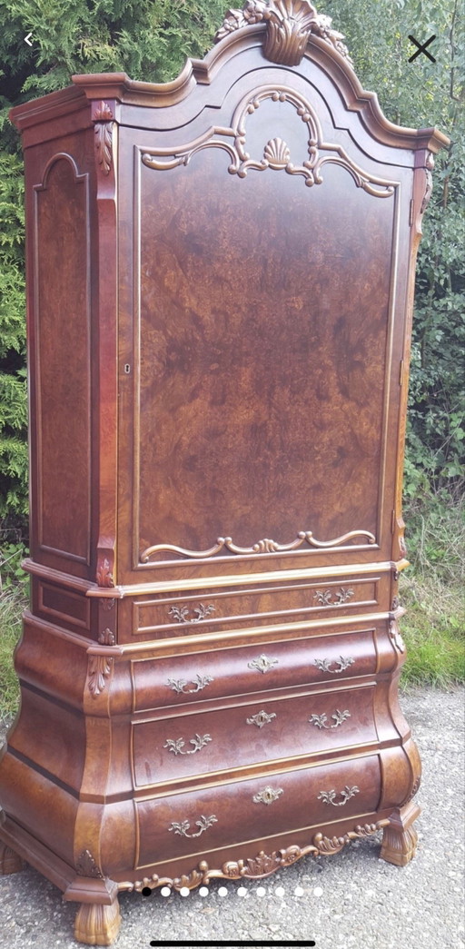 Louis ventre poitrine
