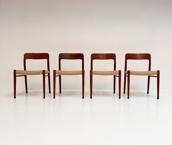 Image 1 of Gereviseerde set van 4 model 75 stoelen van Niels Møller, 1960's