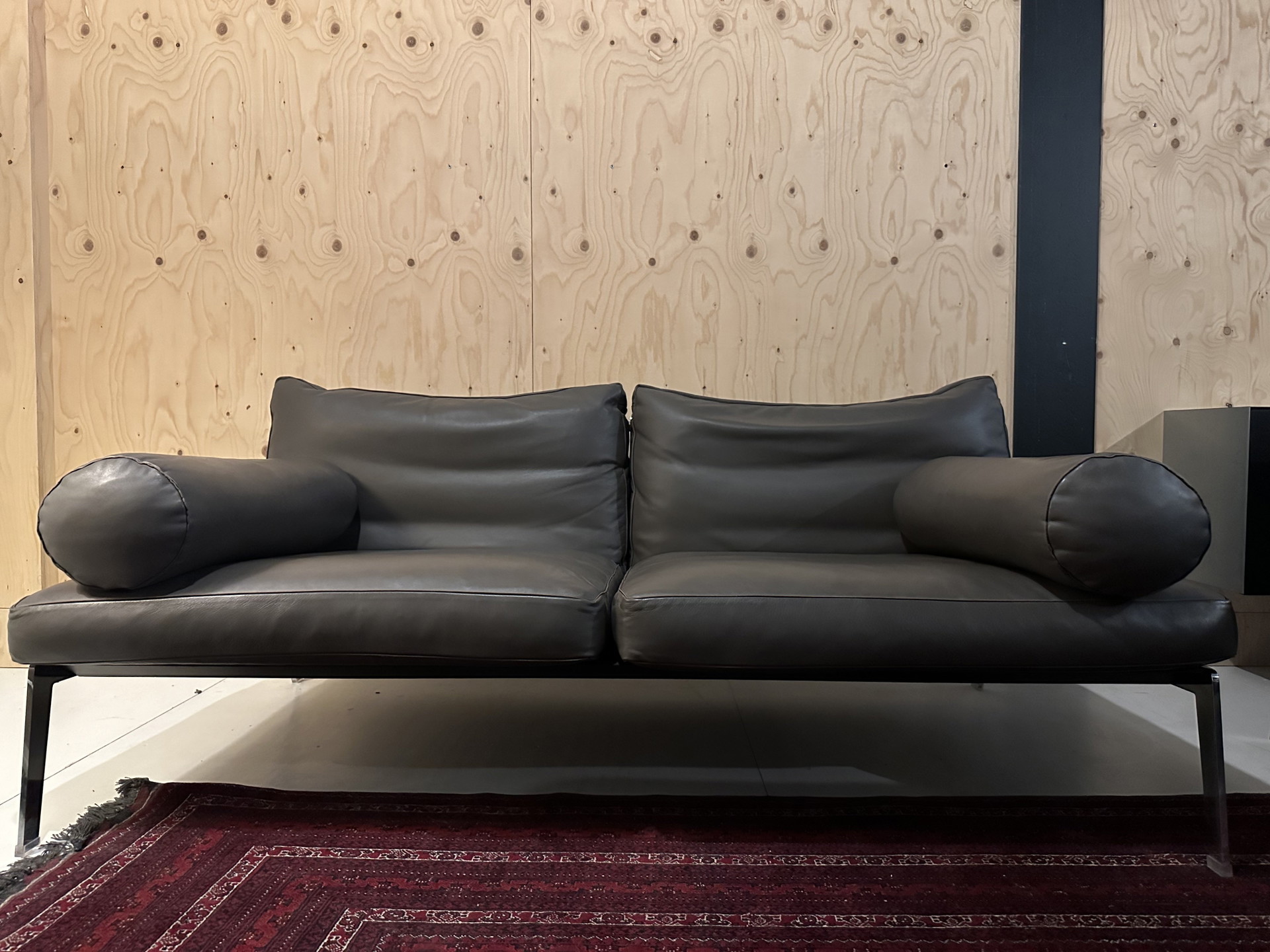 2x Flexform Lifesteel Leather sofa | Whoppah