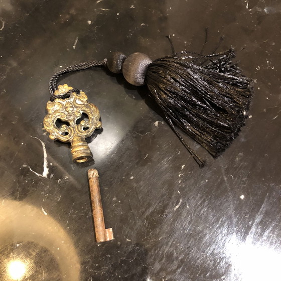 Image 1 of Cómoda Moissonnier 530 L.XIV