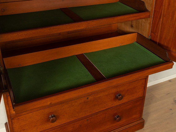 Image 1 of Armoire à linge des années 1840, meuble de buanderie, vintage