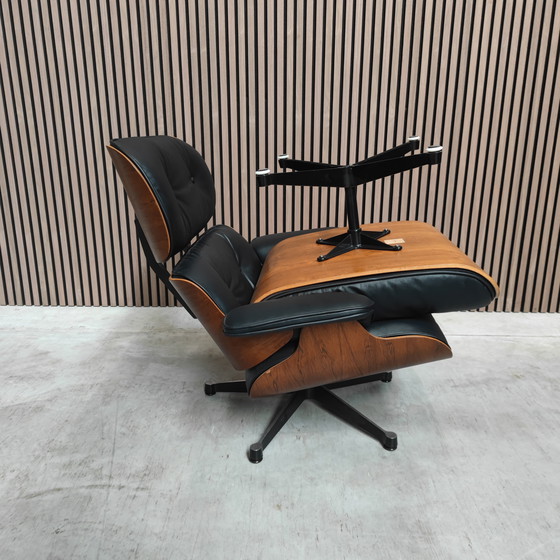 Image 1 of Chaise longue Eames vintage avec ottoman