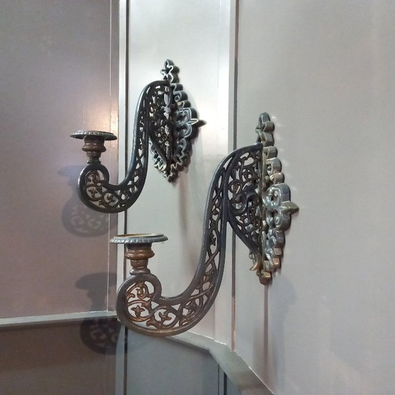 Set antiker neugotischer Gusseisen-Wandkerzenhalter ca. 1875-1880 – Cast Iron (photo 7 of 12)
