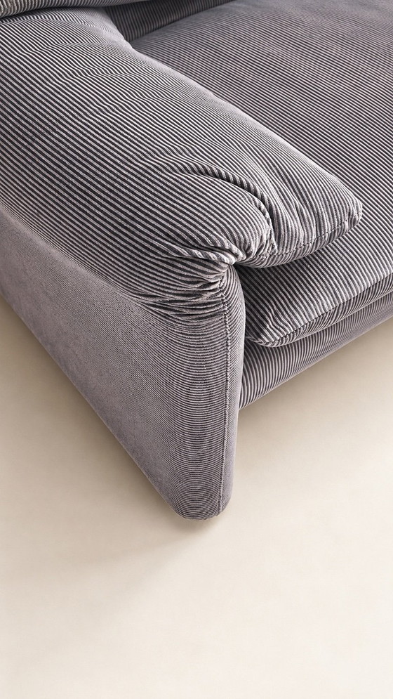 Image 1 of Maralunga 2-seater sofa, Cassina Vico Magistretti, first edition 1973, alpaca velvet. Standard sofas.