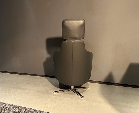 Boss – ipdesign, Adjustable recliner chair (photo 5 of 7)