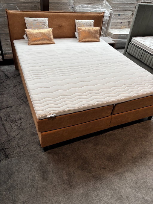 Box spring Arctic Living Denali 180 x 210 cm.