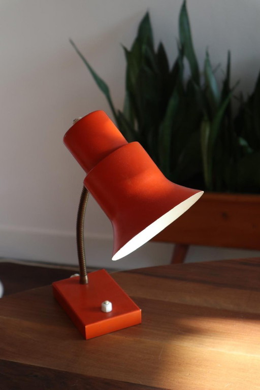 Lampada da tavolo arancione vintage