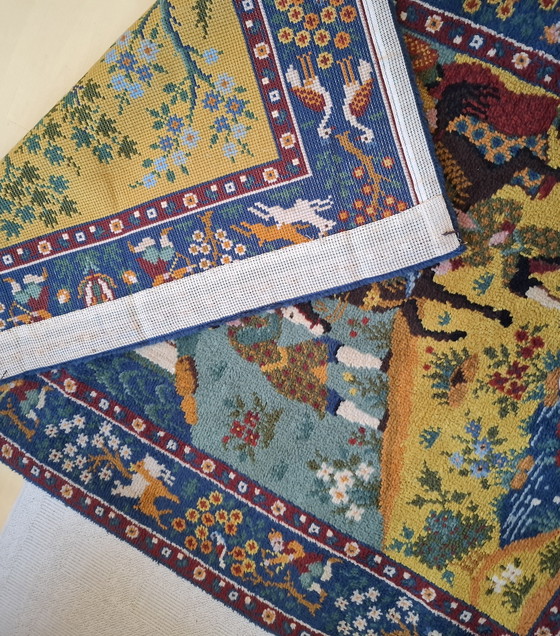 Image 1 of Tapisserie murale en laine de Smyrne, scène persane