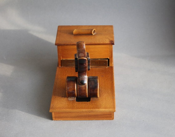 Distributeur de cigarettes vintage en bois en forme d'oiseau, datant des années 1950/60. – Objets déco, Wood (photo 5 of 8)