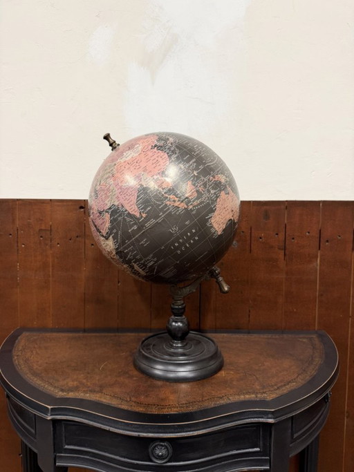 Klassieke zwarte tafel globe