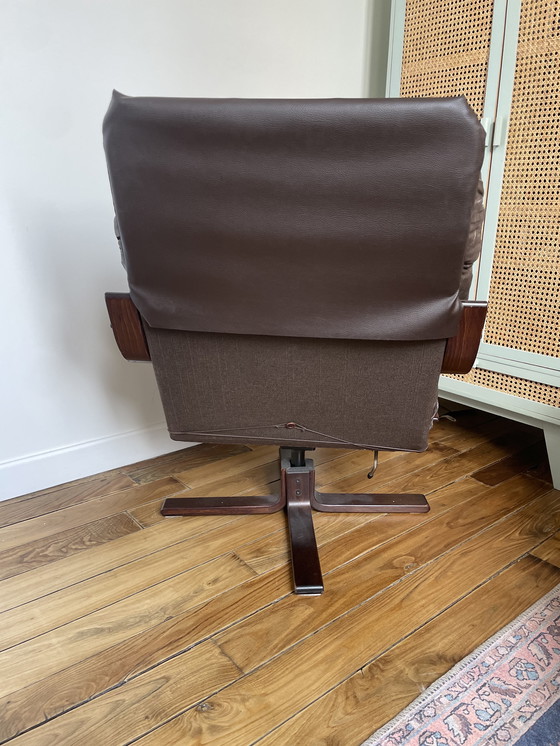 Image 1 of Fauteuil Scandinave 1970 Bois Laminé Courbé Assise en Cuir