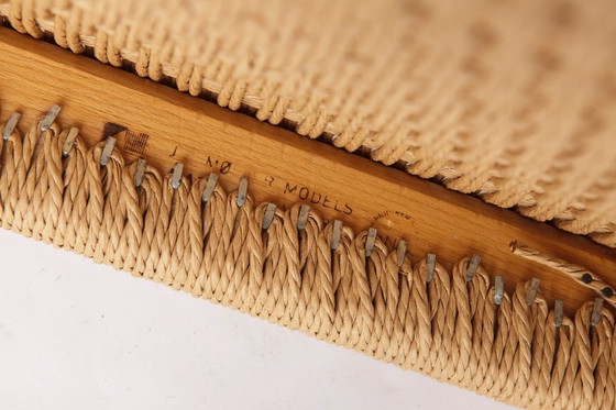 Image 1 of Set van 8 Niels Otto Møller Model 71 stoelen, Deense mid-century modern eetkamerstoelen uit de jaren 60, gemaakt van teakhout.