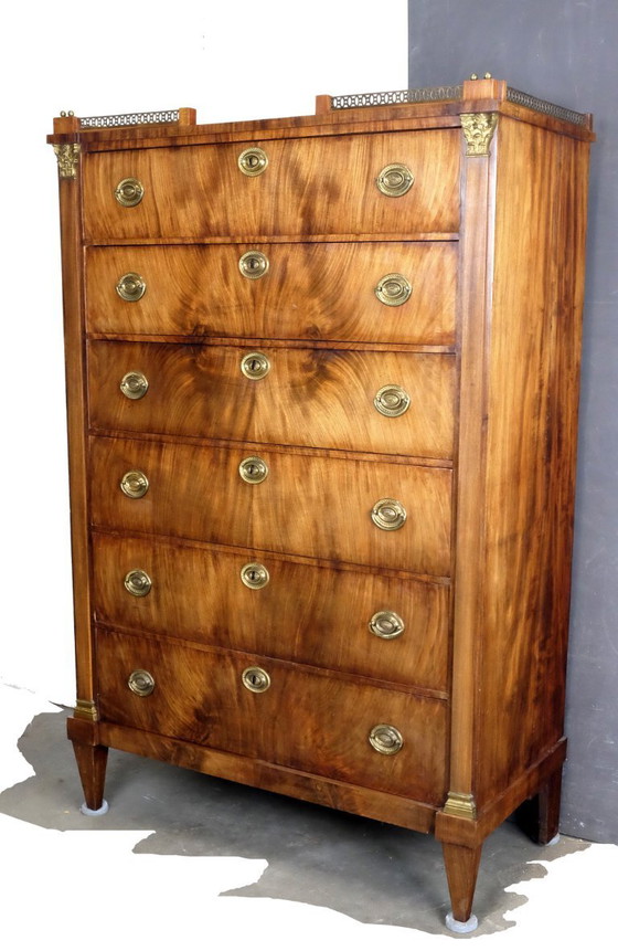 Image 1 of Luis XVI Chiffonnière, hacia 1790.  