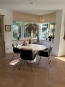 Design eetkamertafel COR conic met Alvostoelen