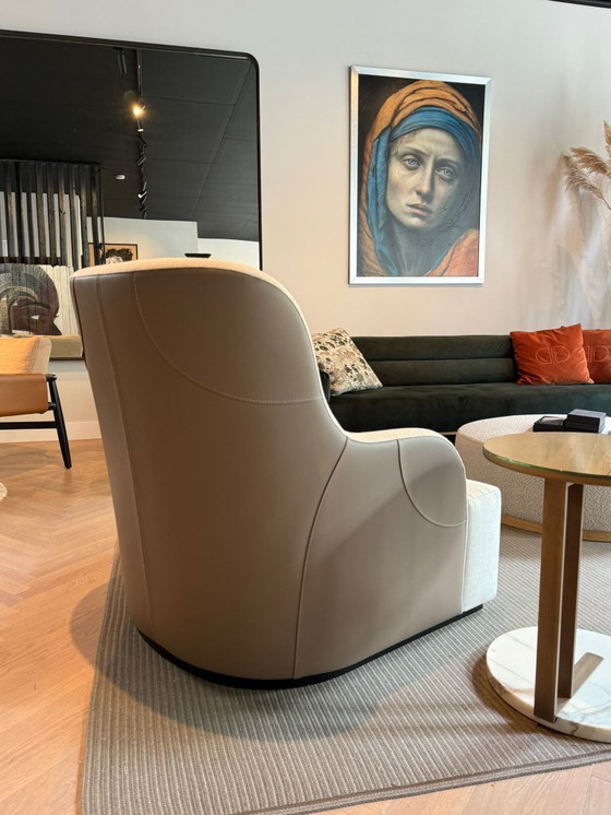 Image 1 of Poltrona Meridiani Liu Kuoio