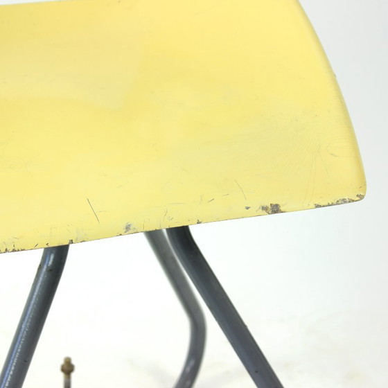 Image 1 of Gelber Straßenbahnstuhl von Miroslav Navratil für Vertex, 1960er Jahre