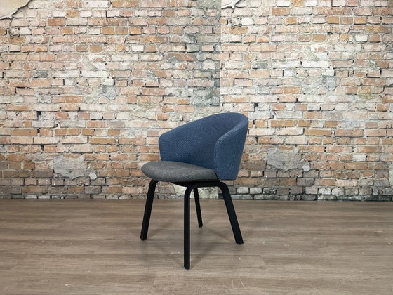 4x Arco Close – Blue-grey Fabric | Gudmundur Ludvik – Dining chairs, Textile, Wood (photo 3 of 16)