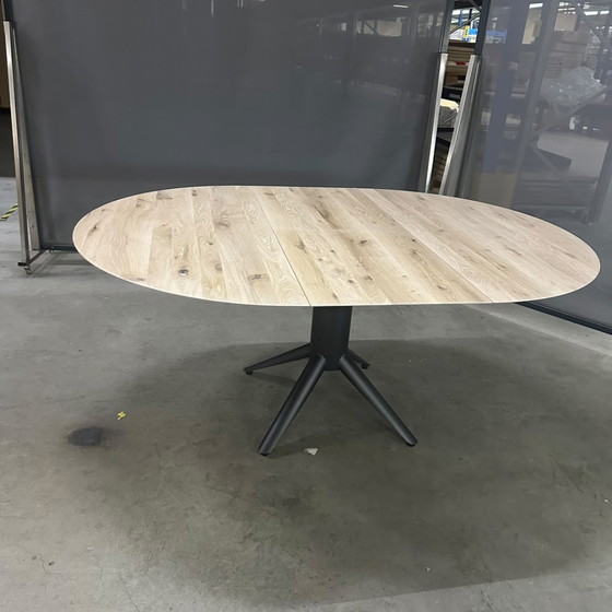 Image 1 of Vono round extendable