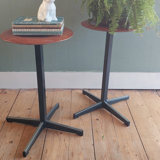 Conjunto vintage de taburetes o taburetes escolares