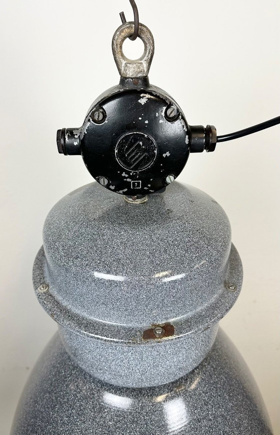 Image 1 of Grande lampada industriale in smalto grigio di Elektrosvit, anni '60