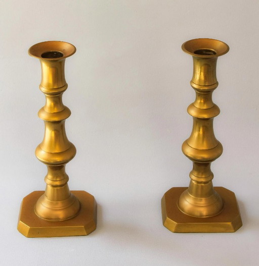 Pareja de candelabros vintage originales de bronce. Portavelas antiguos de bronce. Pareja única. Candeleros de bronce. Candiles 