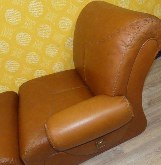 Image 1 of 3 Sitzer Couch Baseball Stil Leder Cognac top Zustand retro vintage 70er Jahre Teil einer GARNITUR modular Sofa Armchair karamel