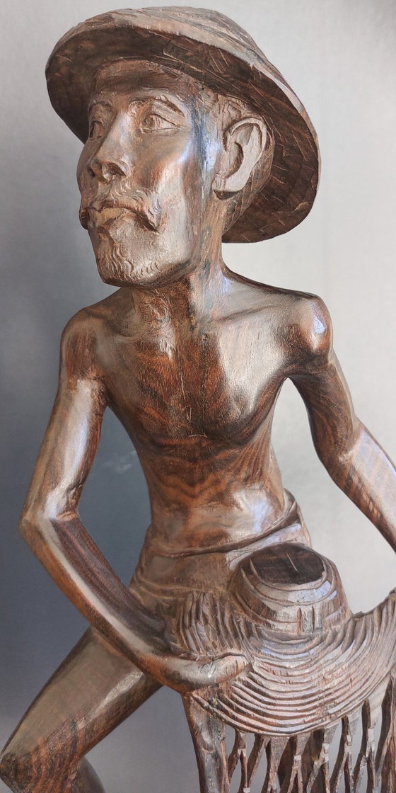 Image 1 of Antica statua di pescatore in legno di palissandro intagliato a mano di 41 cm