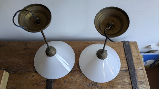 Image 1 of Deux suspensions identiques, abat-jour en verre opalin blanc, années 1920/1930