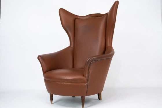 Image 1 of Italiaanse Mid-Century Wingback Fauteuil in Kunstleer, jaren 50