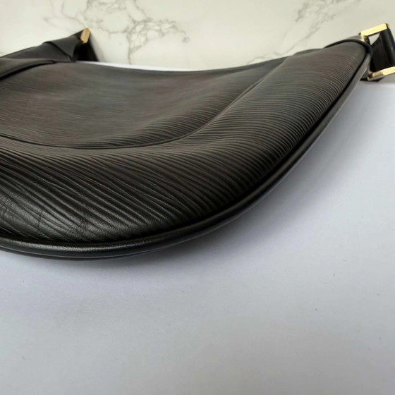 Louis Vuitton Matsy piel Epi negra – Otros bolsos, Vintage (photo 10 of 15)
