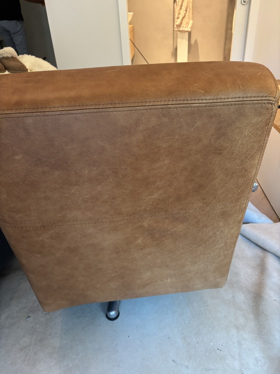 Fauteuil Turn, Inferno Cognac – Flow design meibelen, Leather, Metal (photo 3 of 5)