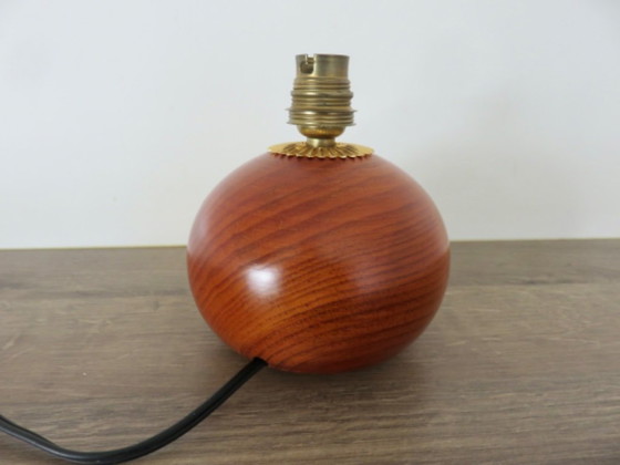 Lampada in legno chiaro e ottone, Francia, Metà del XX secolo, Lampade da tavolo, Marrone (foto 3 di 7)