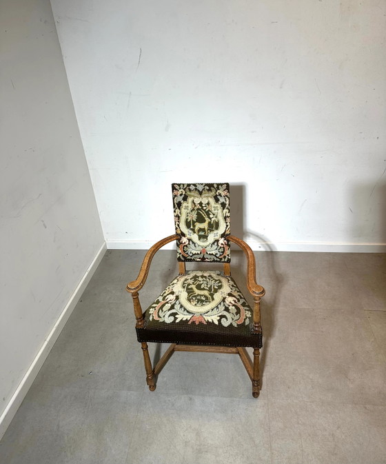 Sillón antiguo con tapicería de tapiz. – Sillones (photo 3 of 4)