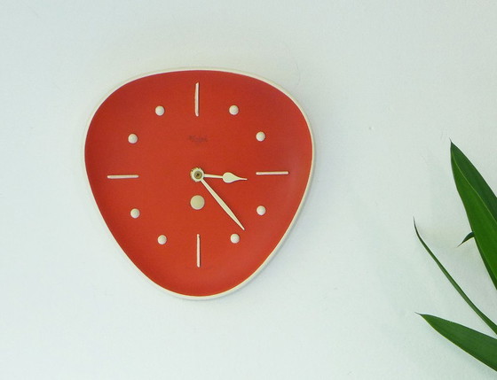 Image 1 of Vintage keukenklok, wandklok, Kienzle Duitsland, jaren 60/70, keramische klok in atoomtijdperkstijl