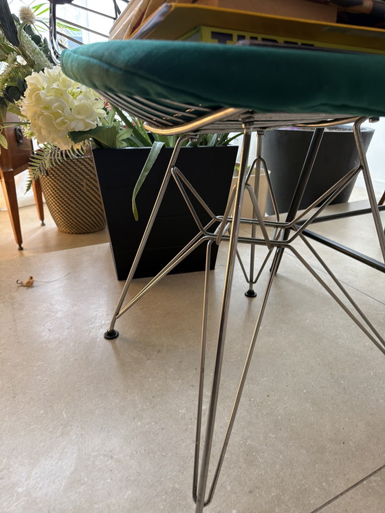 Image 1 of 5 chaises Vitra Eames originales avec leurs 5 revêtements d'origine