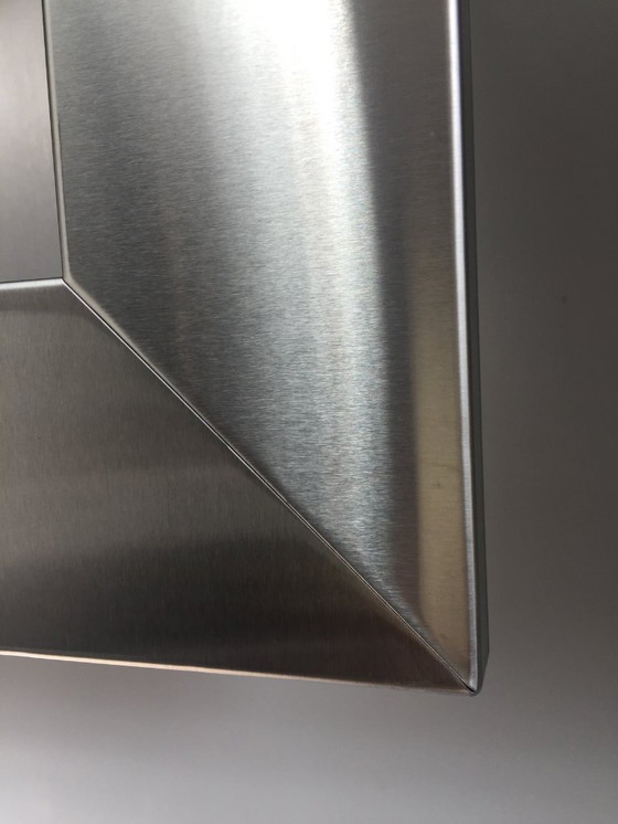 Image 1 of Einzigartiger Edelstahl-Wandschrank „Würfel“