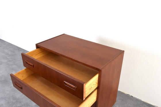 Cómoda danesa de teca de mediados de siglo, década de 1960. – Wood (photo 14 of 15)