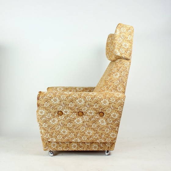 Image 1 of Midcentury Wingchair op wielen van Ton, Tsjecho-Slowakije, jaren 60