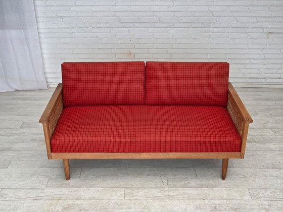 Image 1 of Sofá-cama con brazos abatibles danés, década de 1970, de Illum Wikkelsø, lana para muebles.